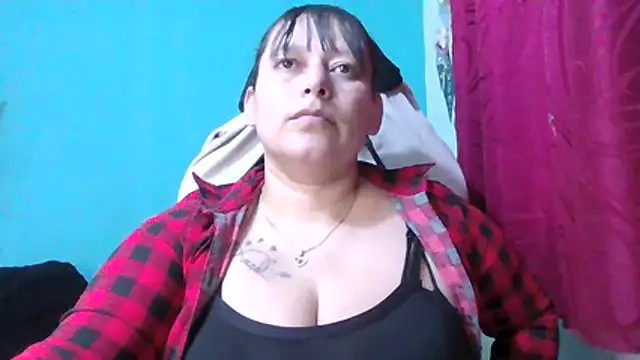 Snapshot of Diana_Lozano chatting on 05/27/26, 05:04 Diana Lozano online show from 05/27/26, 05:04