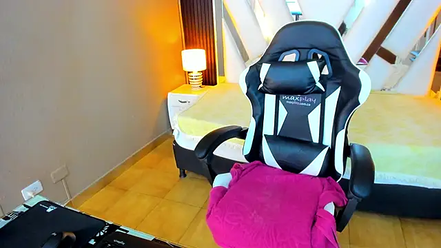 Linda4Petite online show from 11/01/25, 05:59