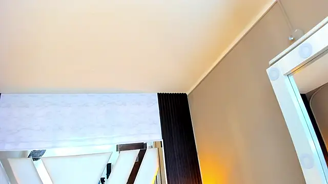 Linda4Petite online show from 11/29/25, 06:00