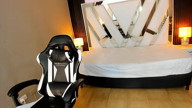 Linda4Petite online show from 01/13/26, 06:46