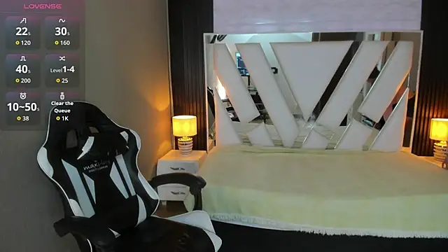 Linda4Petite online show from 04/18/26, 06:34