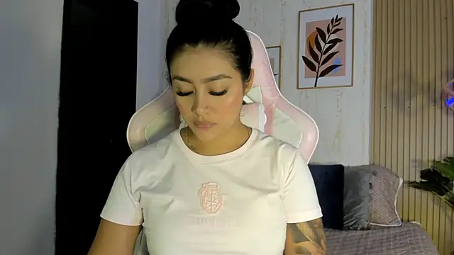 CameronCollins  online show from 10/17/25, 07:49