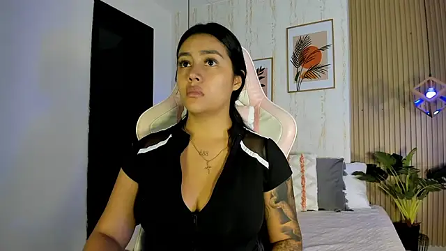 CameronCollins  online show from 11/06/25, 07:26