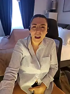 Ellie-L-Elizabeth online show from 01/19/25, 01:22