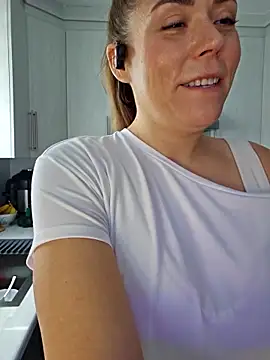 Ellie-L-Elizabeth online show from 02/25/25, 03:16