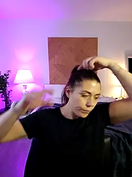 Ellie-L-Elizabeth online show from 11/20/25, 05:12