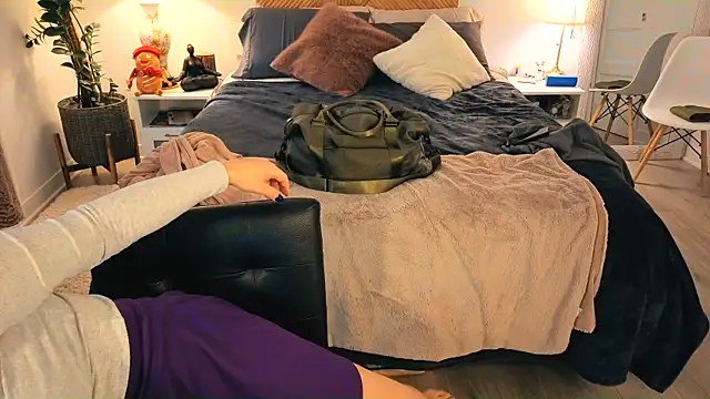 Ellie-L-Elizabeth online show from 11/28/25, 03:36