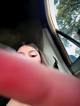 lunablossom  online show from 12/13/25, 09:31