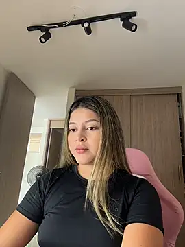 lunablossom  online show from 03/29/26, 03:34