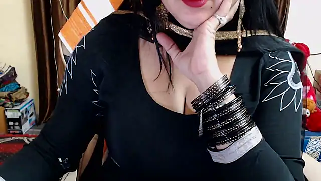 Snapshot of Naughty_Kashish chatting on 12/14/24, 05:07 Naughty Kashish online show from 12/14/24, 05:07