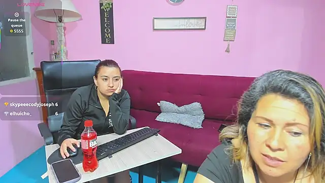 lesbiancuple online show from 10/10/25, 12:42