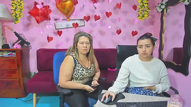 lesbiancuple online show from 02/11/26, 11:59