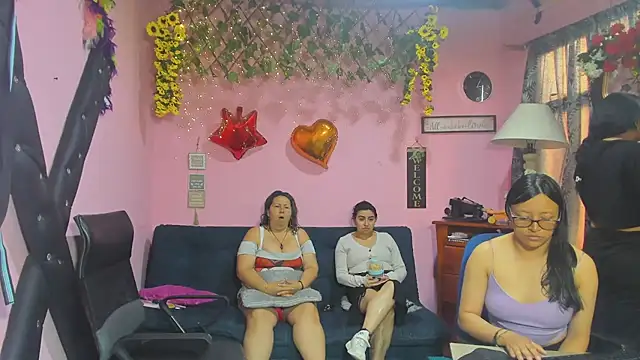 lesbiancuple online show from 03/25/26, 12:00