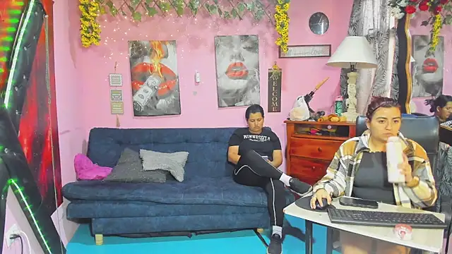 lesbiancuple online show from 04/22/26, 12:07