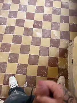 Snapshot of RenaudS-02 chatting on 11/17/25, 12:44 RenaudS-02 online show from 11/17/25, 12:44