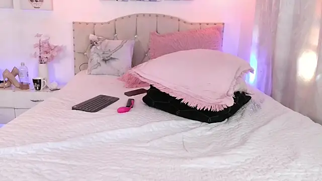 Dulce Morrys online show from 03/18/25, 08:37