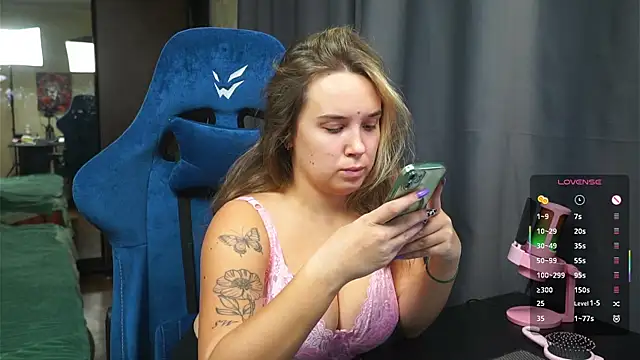 Sandra SW  online show from 11/27/25, 03:58