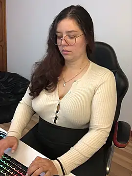 kayortiiz online show from 04/12/26, 01:21