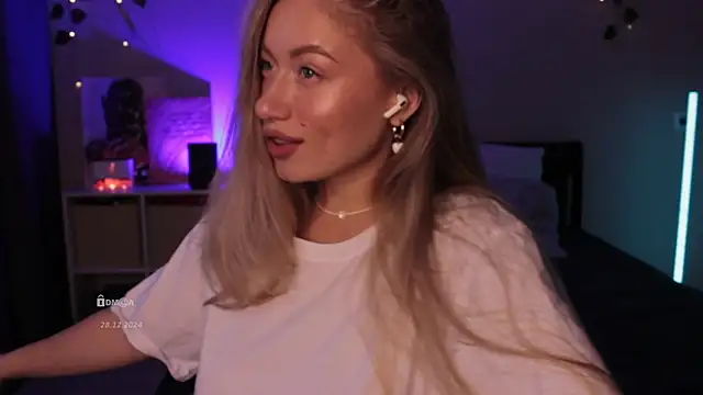 Blondie Bunny online show from 12/29/24, 07:28