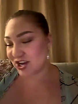 RosieDixx online show from 10/08/25, 03:37