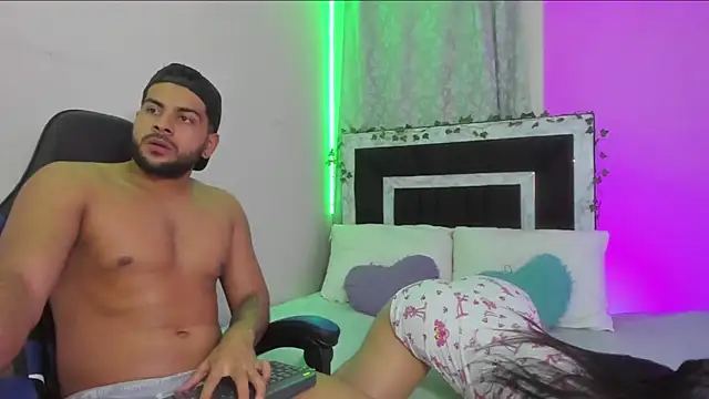 Snapshot of sophie_cute66 chatting on 03/13/25, 06:48 sophie cute66 online show from 03/13/25, 06:48