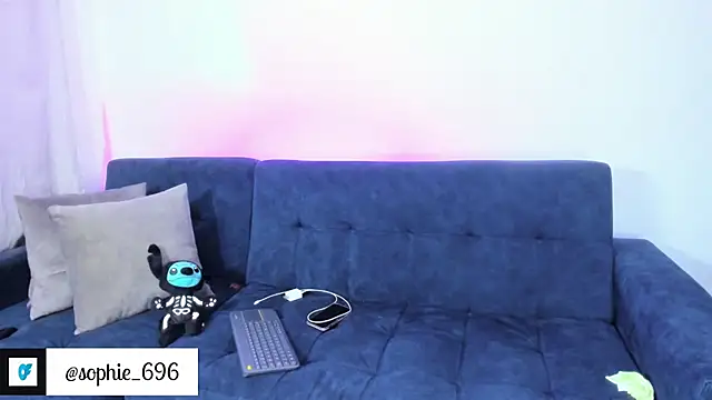 Snapshot of sophie_cute66 chatting on 10/27/25, 08:07 sophie cute66 online show from 10/27/25, 08:07