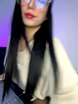 Snapshot of sophie_cute66 chatting on 10/29/25, 07:10 sophie cute66 online show from 10/29/25, 07:10