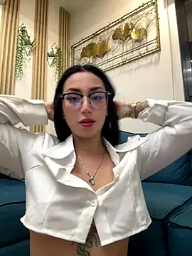 Snapshot of sophie_cute66 chatting on 11/26/25, 06:25 sophie cute66 online show from 11/26/25, 06:25