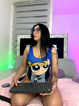 Snapshot of sophie_cute66 chatting on 11/29/25, 06:05 sophie cute66 online show from 11/29/25, 06:05