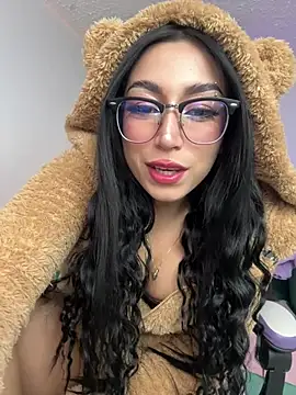 Snapshot of sophie_cute66 chatting on 01/16/26, 04:38 sophie cute66 online show from 01/16/26, 04:38