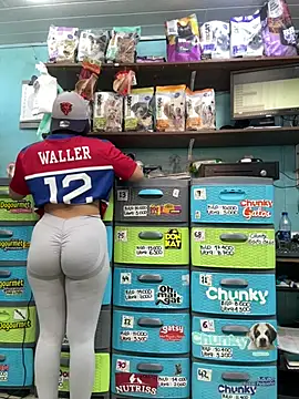 Snapshot of sophie_cute66 chatting on 01/17/26, 08:23 sophie cute66 online show from 01/17/26, 08:23