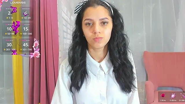 Snapshot of Sarabecker chatting on 03/06/26, 09:06 Sarabecker online show from 03/06/26, 09:06