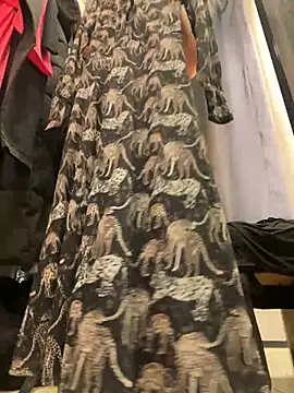 Snapshot of CrazzyChicks chatting on 12/11/24, 08:26 CrazzyChicks online show from 12/11/24, 08:26