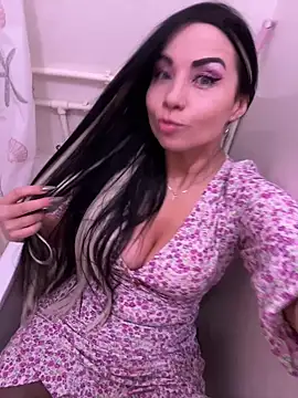 Snapshot of CrazzyChicks chatting on 02/16/25, 12:10 CrazzyChicks online show from 02/16/25, 12:10