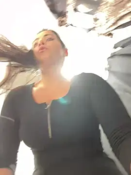 Snapshot of CrazzyChicks chatting on 03/16/25, 08:10 CrazzyChicks online show from 03/16/25, 08:10