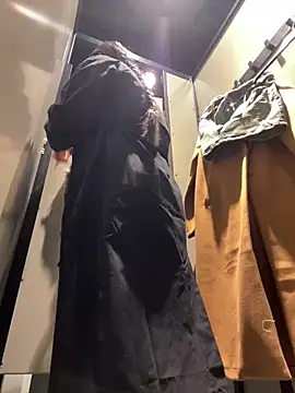 Snapshot of CrazzyChicks chatting on 03/20/25, 06:41 CrazzyChicks online show from 03/20/25, 06:41