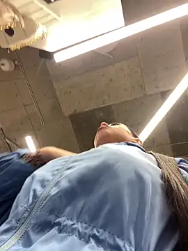 Snapshot of CrazzyChicks chatting on 09/15/25, 04:23 CrazzyChicks online show from 09/15/25, 04:23