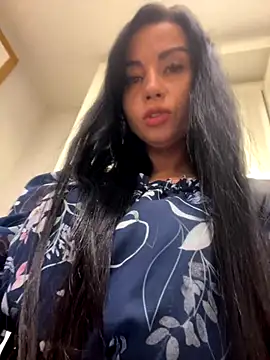 Snapshot of CrazzyChicks chatting on 09/27/25, 07:13 CrazzyChicks online show from 09/27/25, 07:13