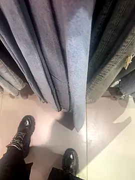 Snapshot of CrazzyChicks chatting on 10/02/25, 07:15 CrazzyChicks online show from 10/02/25, 07:15