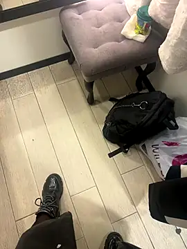 Snapshot of CrazzyChicks chatting on 10/29/25, 09:44 CrazzyChicks online show from 10/29/25, 09:44