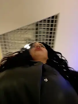 Snapshot of CrazzyChicks chatting on 11/03/25, 08:15 CrazzyChicks online show from 11/03/25, 08:15