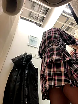 CrazzyChicks online show from 11/08/25, 06:13