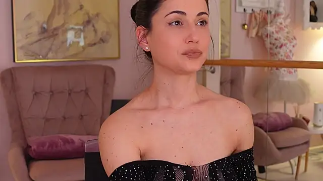 OliviaSirena online show from 11/28/25, 11:07