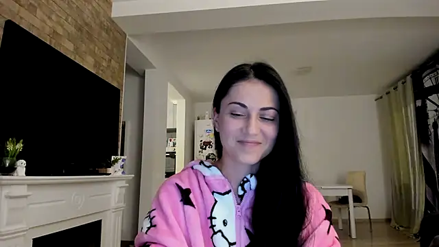 Snapshot of OliviaSirena chatting on 05/17/26, 10:17 OliviaSirena online show from 05/17/26, 10:17