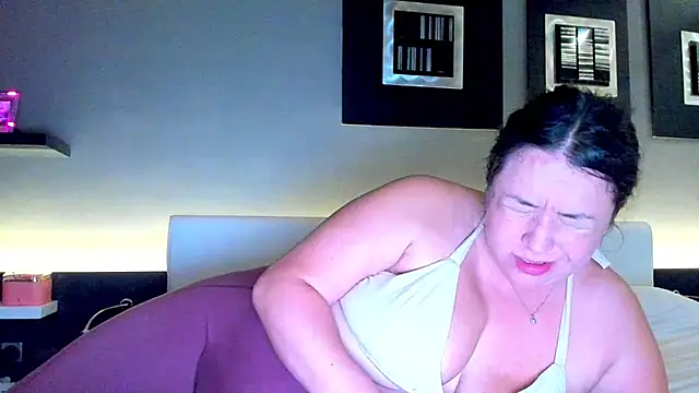 isabella rossse online show from 03/08/26, 09:29