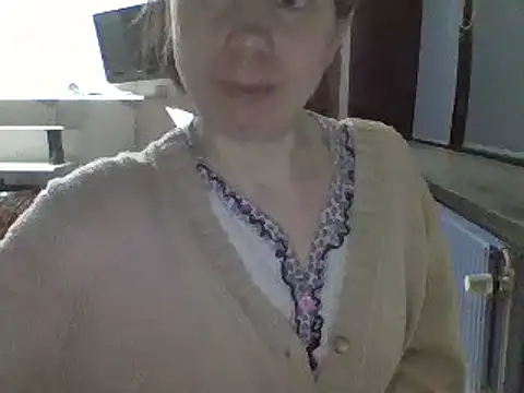 Moi Lina online show from 12/28/24, 12:04