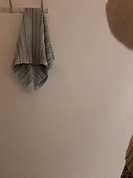 Moi Lina online show from 12/29/24, 02:10