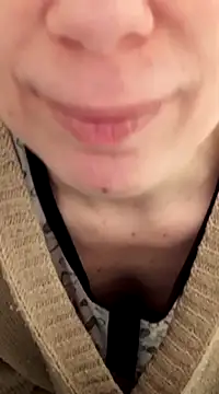 Moi Lina online show from 02/04/25, 02:32