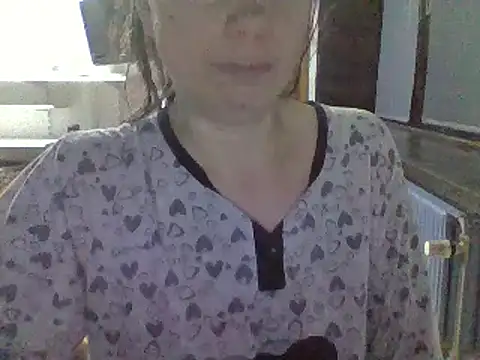 Moi Lina online show from 10/22/25, 10:42