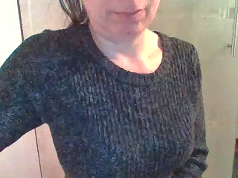 Moi Lina online show from 10/26/25, 10:58